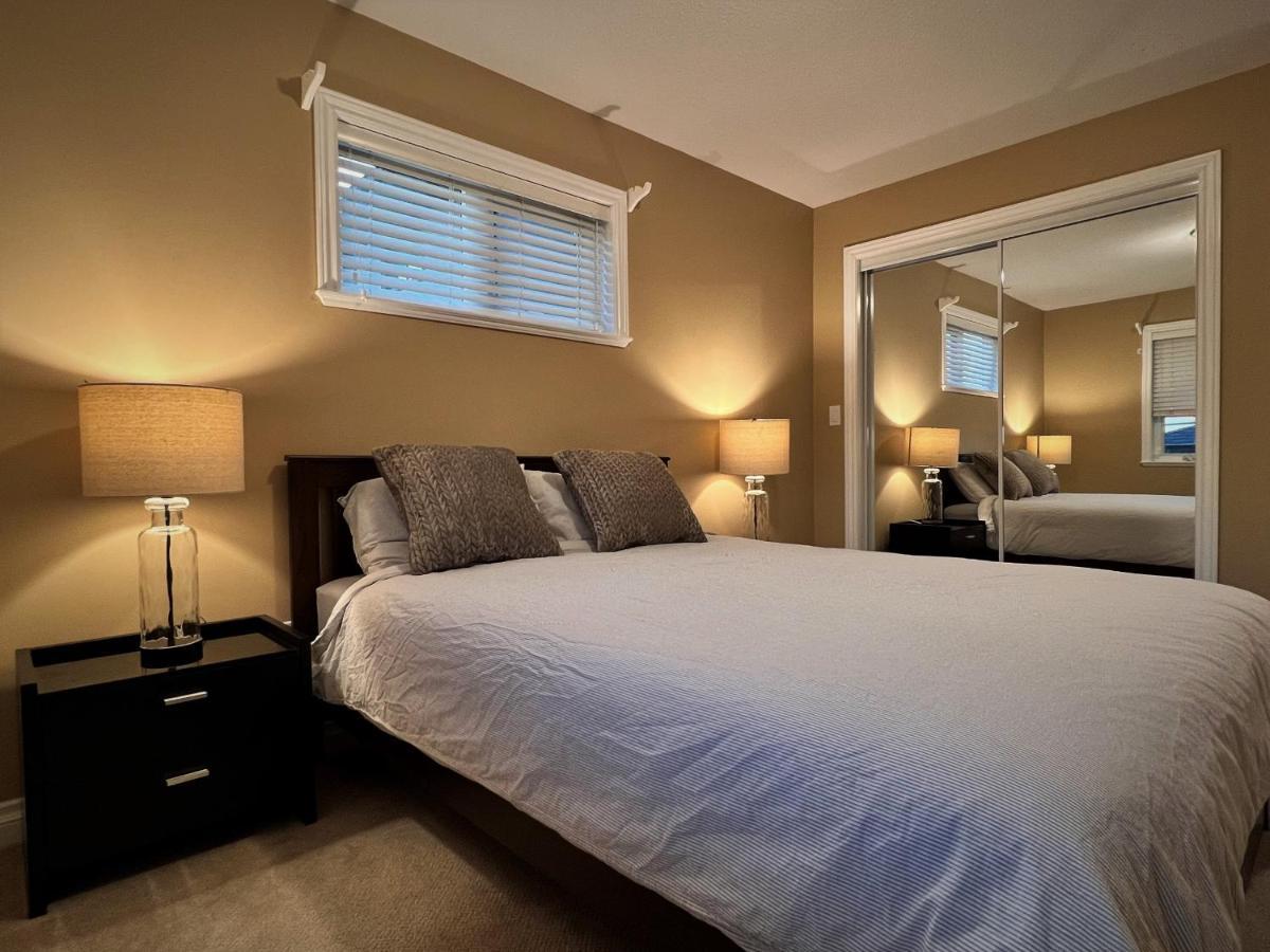 Lovely J Home -Stunning River View Cozy Two Bedroom Private Suite New Westminster Exterior photo